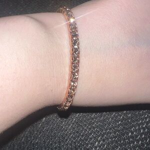 Elegant Gold Bracelet with Crystal Accents